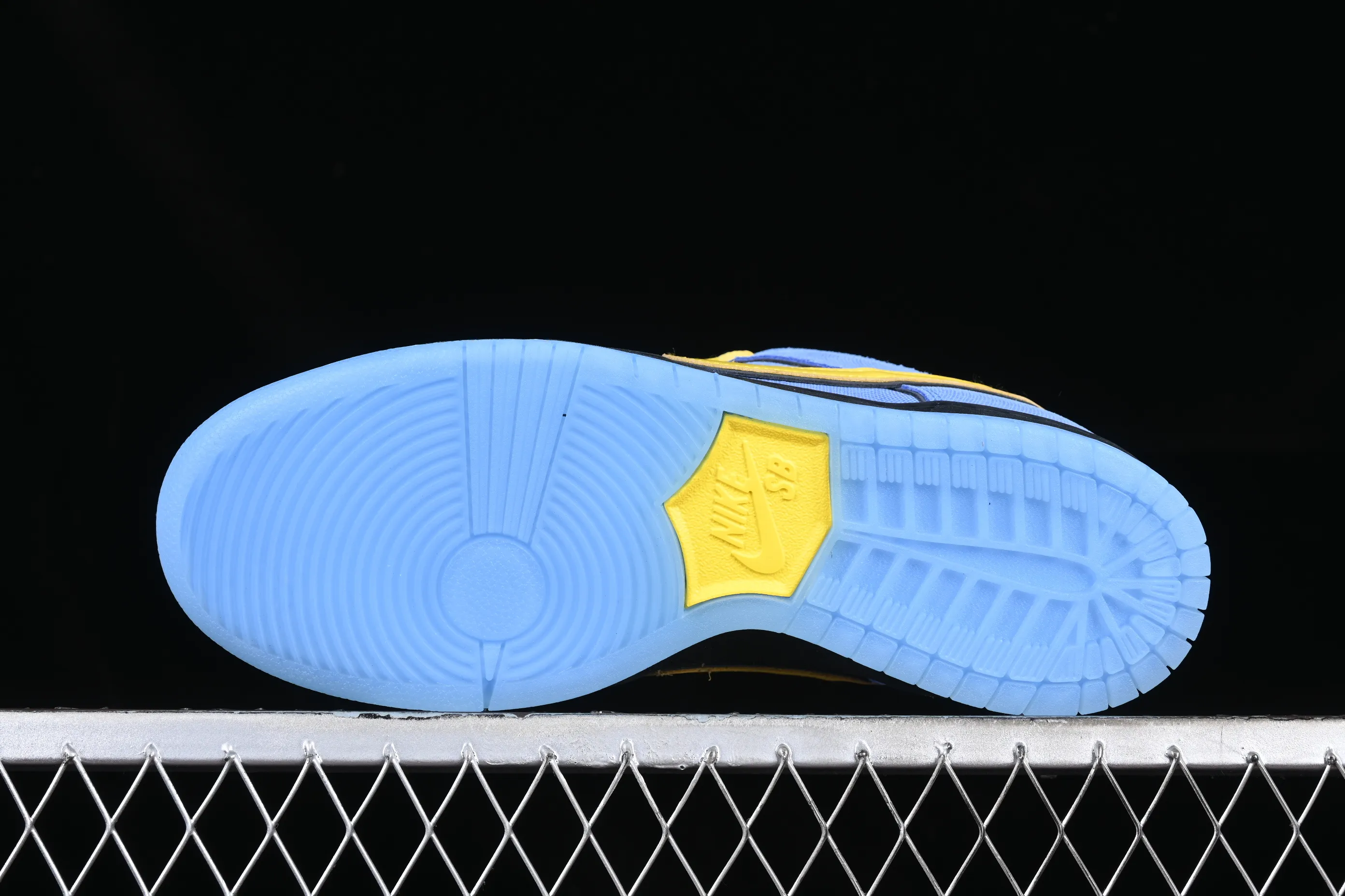 All Categories Nk SB Dunk Series Nk SB Dunk Low Low-top sneakers J version The Powerpuff Girls x Nk SB Dunk Low Powerpuff Girls joint model Low-top casual sneakers FZ8320-400